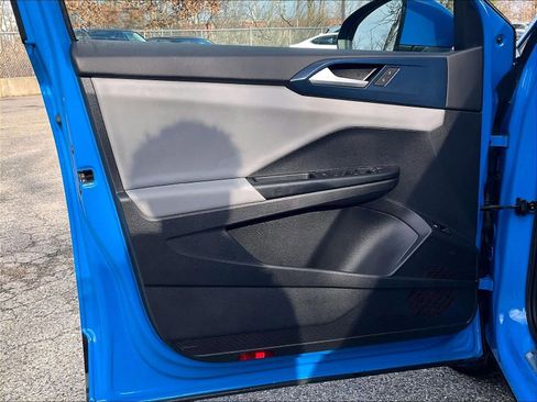 Used 2022 Volkswagen Taos SE image 9