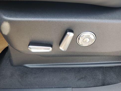 New 2027 Lincoln Navigator Reserve AWD/4WD image 13