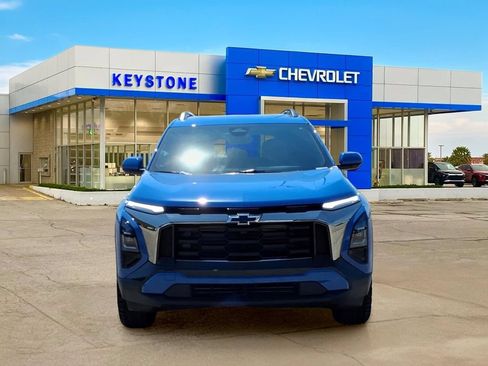 Used 2026 Chevrolet Equinox ACTIV FWD image 2
