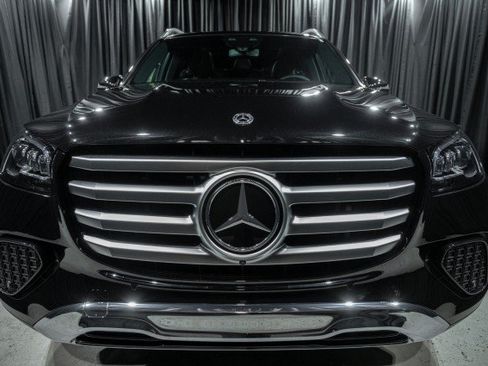New 2026 Mercedes-Benz GLS 450 4MATIC image 2