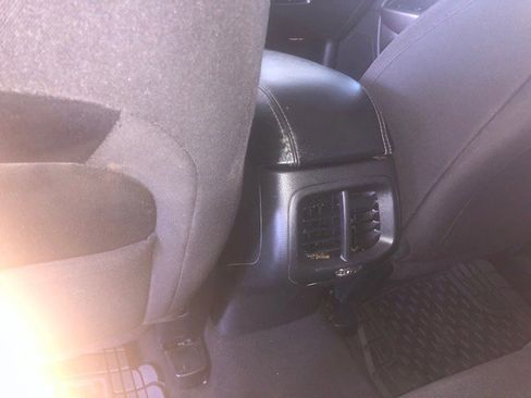 Used 2019 Jeep Cherokee Latitude w/ Popular Appearance Group image 23