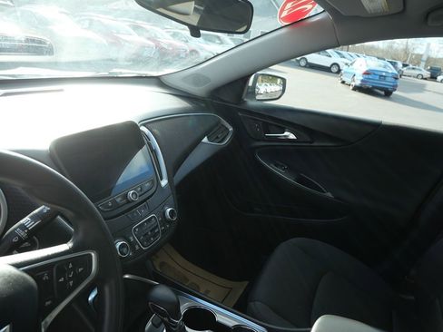 Used 2022 Chevrolet Malibu LT image 13
