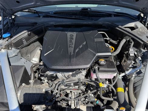 Used 2025 Genesis G70 2.5T image 32