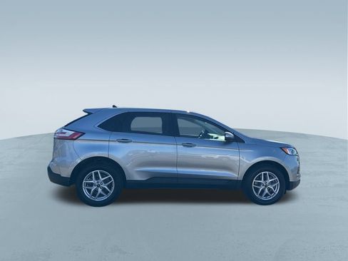 Used 2023 Ford Edge SEL image 9