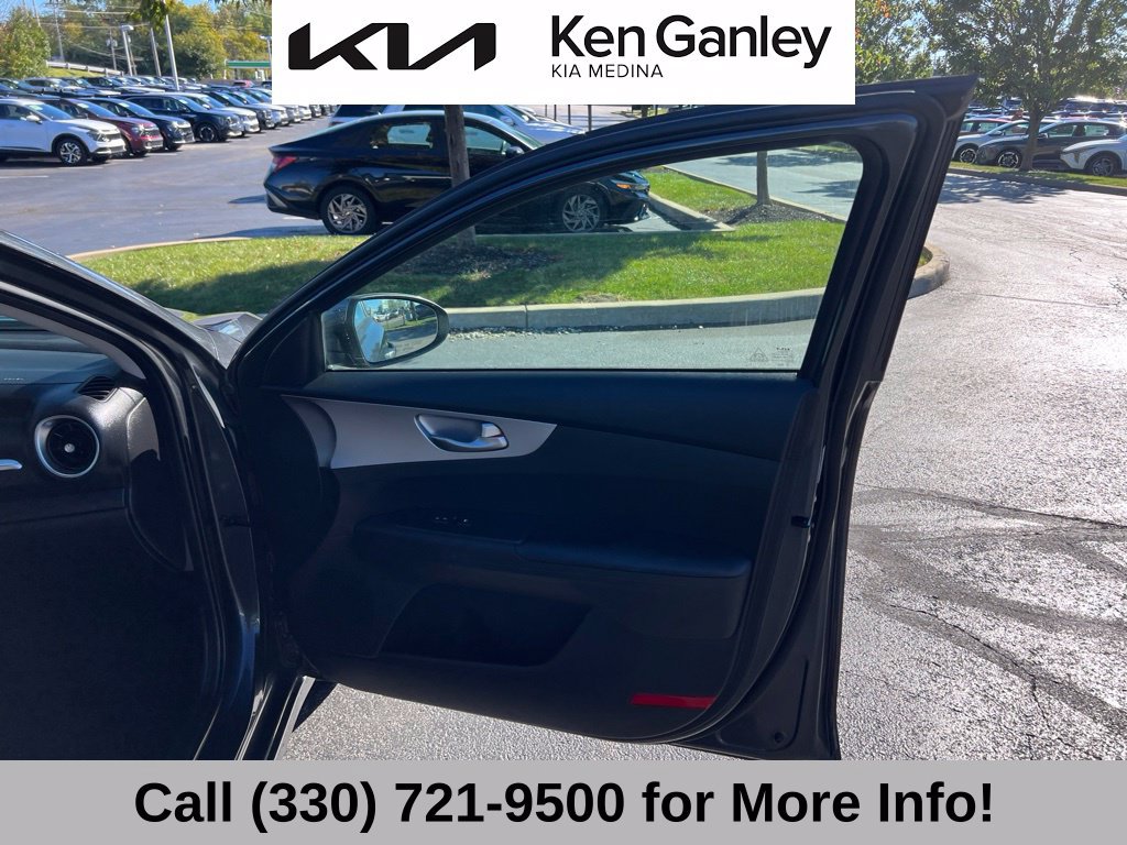 Certified 2022 Kia Forte LXS FWD image 52