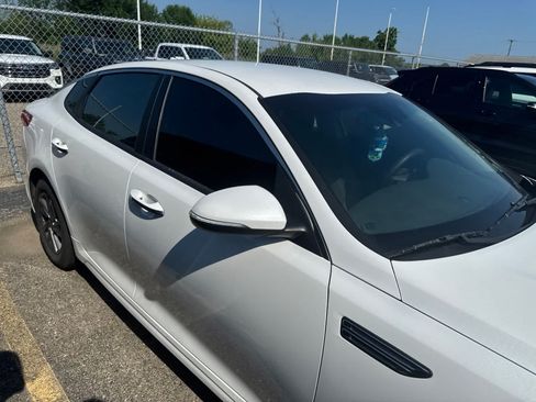 Used 2020 Kia Optima LX FWD image 23
