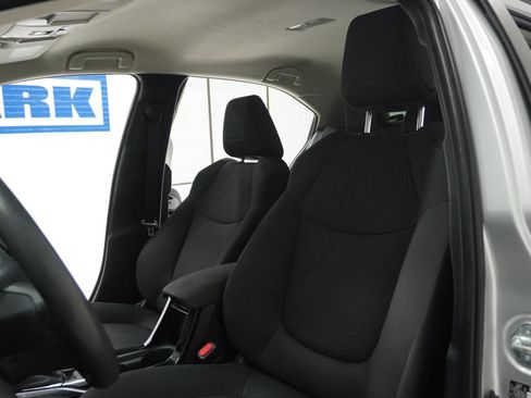 Used 2021 Toyota Corolla LE image 14