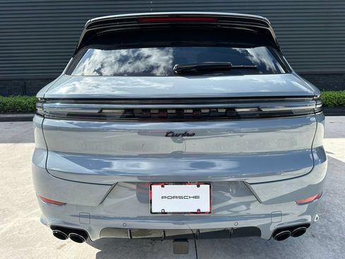 Certified 2025 Porsche Cayenne Turbo AWD/4WD image 12