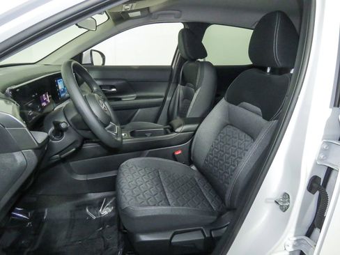 Certified 2025 Nissan Kicks SV image 16