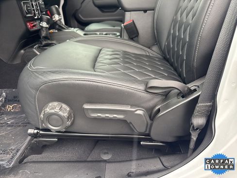 Used 2025 Jeep Gladiator Rubicon w/ Convenience Group image 17