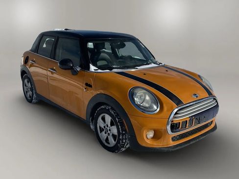Used 2015 MINI Cooper 4-Door Hardtop image 3
