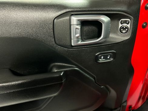 Used 2022 Jeep Wrangler Unlimited Sport image 14