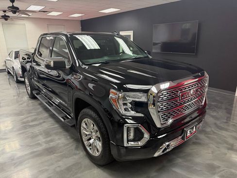 Used 2021 GMC Sierra 1500 Denali w/ Driver Alert Package II AWD/4WD image 3