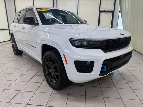 Used 2024 Jeep Grand Cherokee Limited 4xe image 2