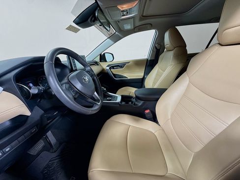 Certified 2021 Toyota RAV4 XLE Premium AWD/4WD image 21