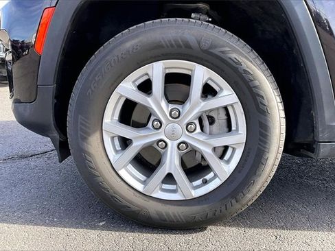 Used 2023 Jeep Grand Cherokee Limited image 8