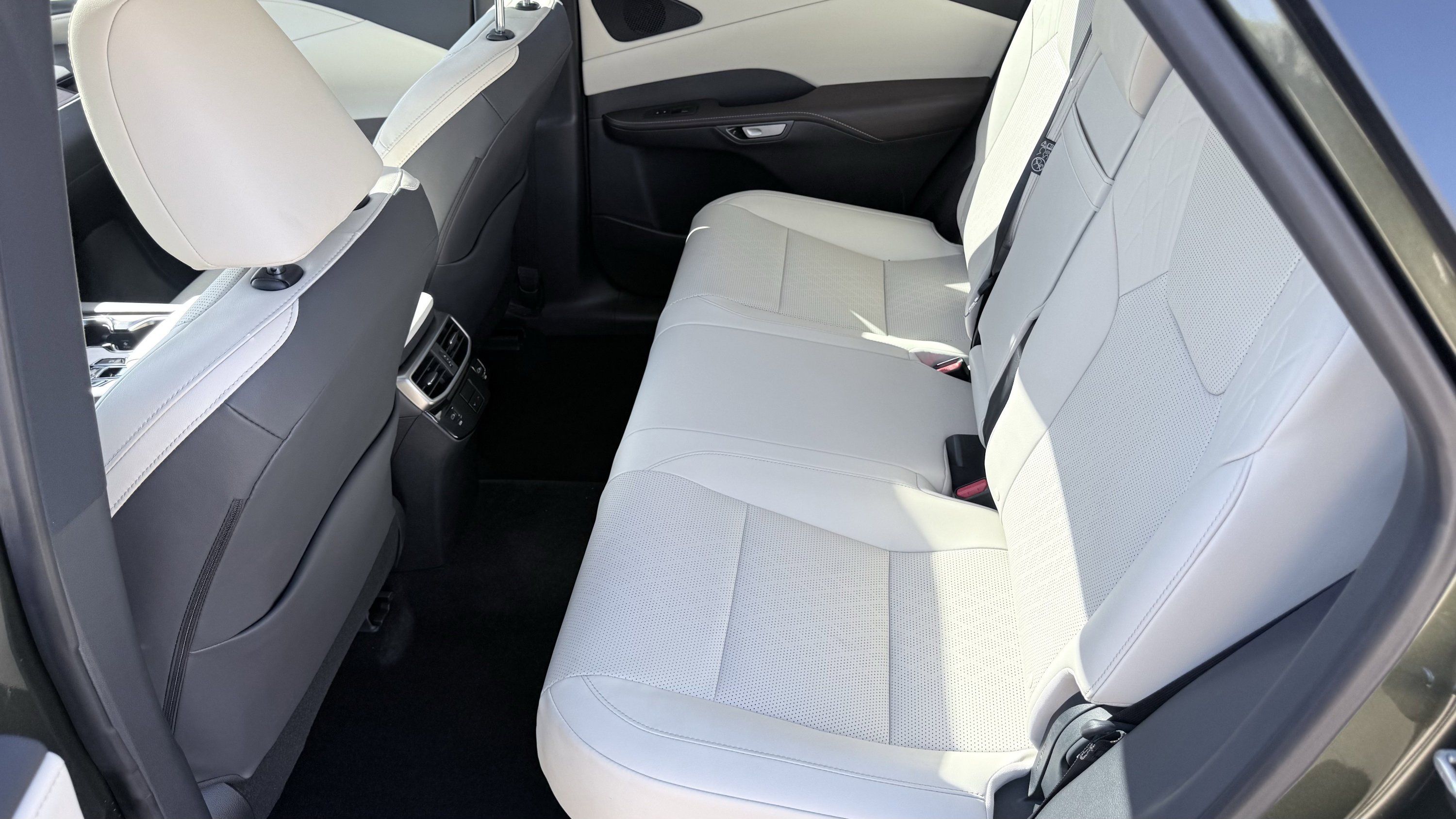 Used 2026 Lexus RX 350 Premium Plus w/ Accessory Package (Z1) FWD image 33