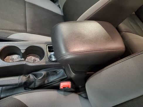Used 2013 Ford Focus SE FWD image 27