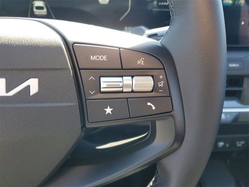 Used 2025 Kia K4 EX image 12