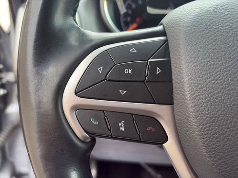 Used 2021 Jeep Grand Cherokee Laredo X AWD/4WD image 10