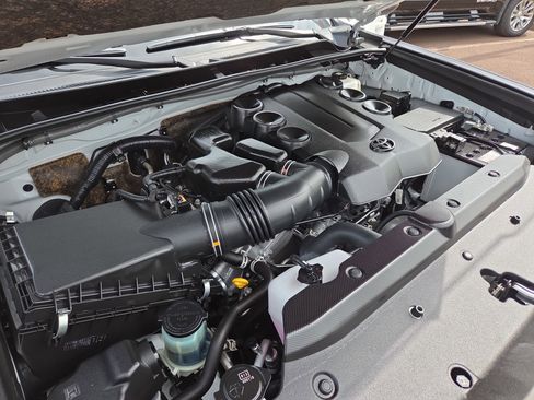 Certified 2024 Toyota 4Runner SR5 Premium image 30