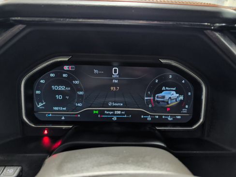 Used 2024 GMC Sierra 1500 AT4 w/ Technology Package AWD/4WD image 9