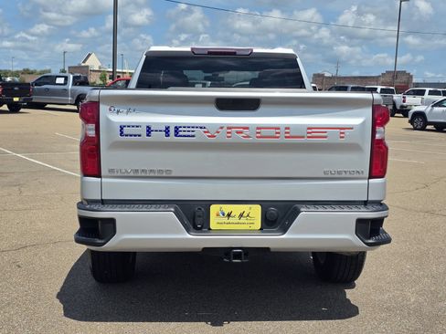Used 2022 Chevrolet Silverado 1500 Custom RWD image 6