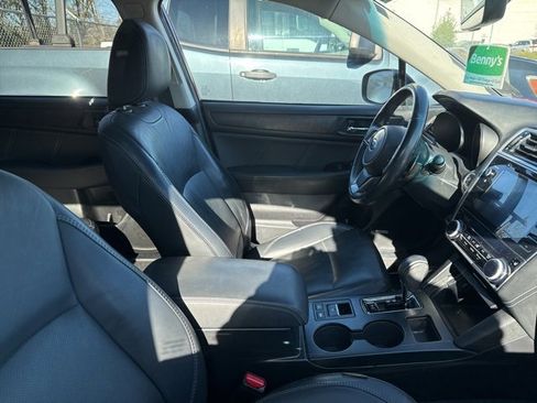 Used 2019 Subaru Outback 3.6R Limited image 4