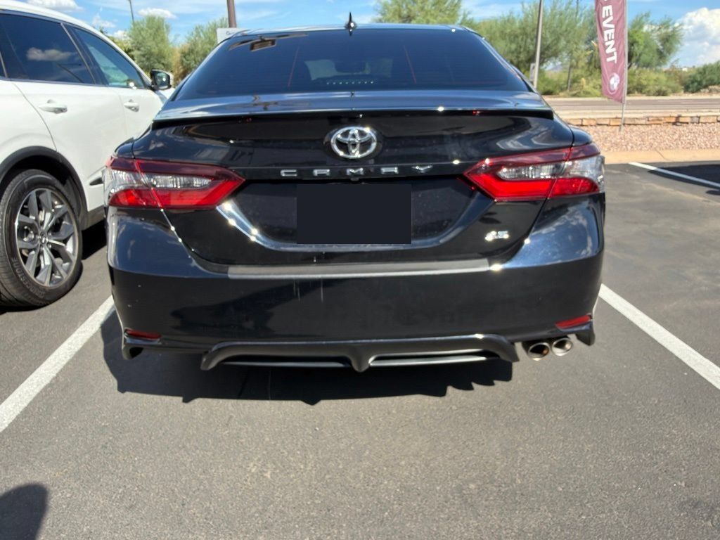 Used 2021 Toyota Camry SE w/ Carpet Mat Package (TMS) FWD image 4