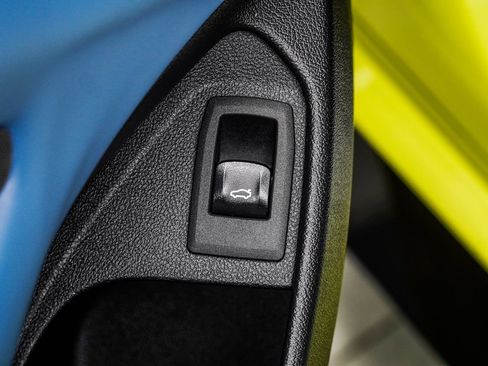 Used 2024 BMW M4 Coupe w/ Executive Package RWD image 38