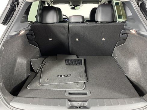 Used 2025 Nissan Kicks SR FWD image 42