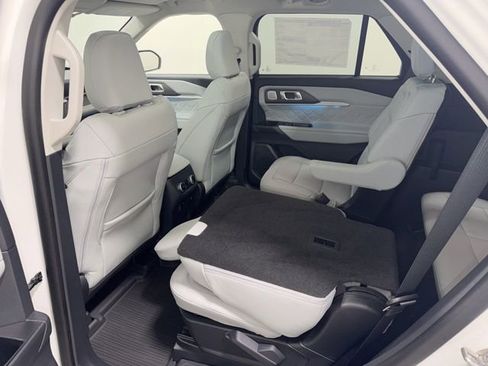 New 2026 Ford Explorer Platinum w/ LUX Leather Package AWD/4WD image 38