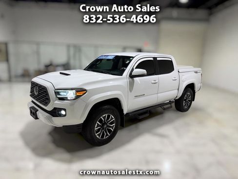 Used 2020 Toyota Tacoma TRD Sport w/ Technology Package RWD image 1