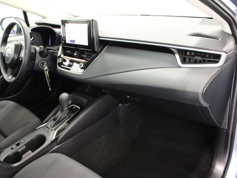 Used 2026 Toyota Corolla LE FWD image 31