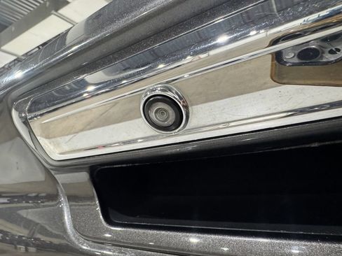 Used 2019 RAM 1500 Laramie AWD/4WD image 28