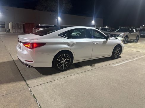 Used 2023 Lexus ES 350 w/ Premium Package image 3