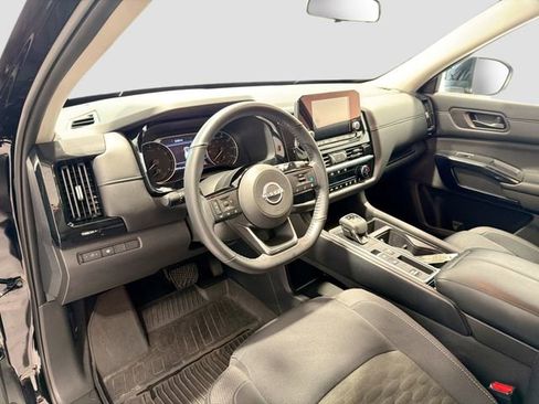 Used 2023 Nissan Pathfinder SV FWD image 9