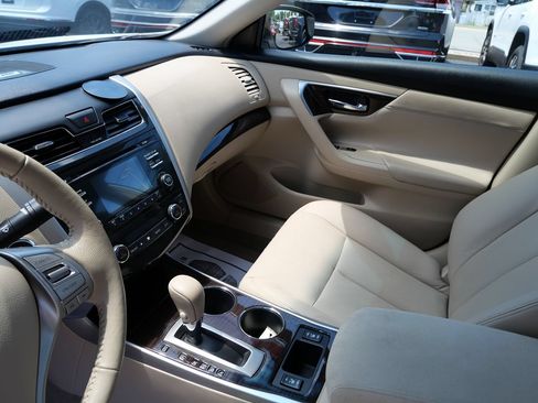 Used 2013 Nissan Altima 2.5 SL FWD image 13