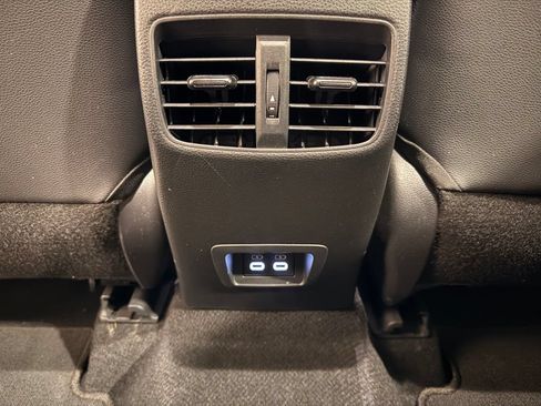 Used 2024 Toyota Corolla Cross XLE w/ Convenience Package FWD image 35
