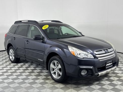 Used 2013 Subaru Outback 2.5i Limited w/ Moonroof Pkg image 3