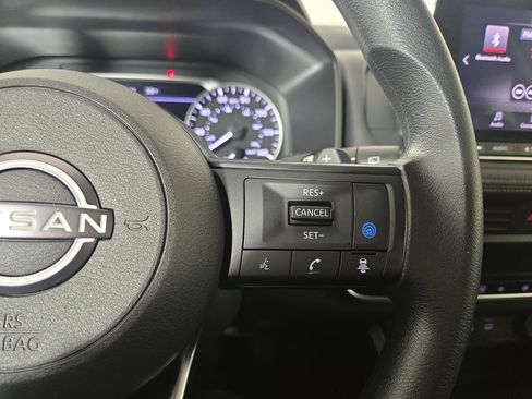 Used 2024 Nissan Rogue SV image 16