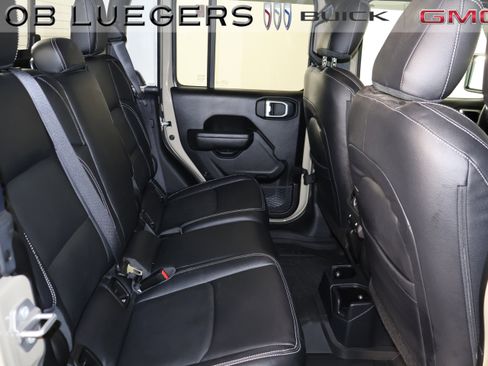 Used 2022 Jeep Gladiator Sport AWD/4WD image 15