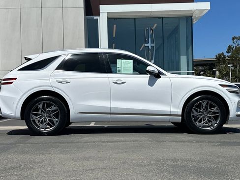 Used 2022 Genesis GV70 2.5T w/ Advanced Package AWD/4WD image 2