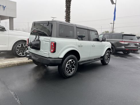 Used 2022 Ford Bronco Outer Banks image 3