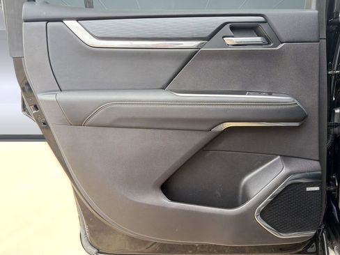 Used 2025 GMC Acadia Elevation w/ Elevation Premium Package image 24