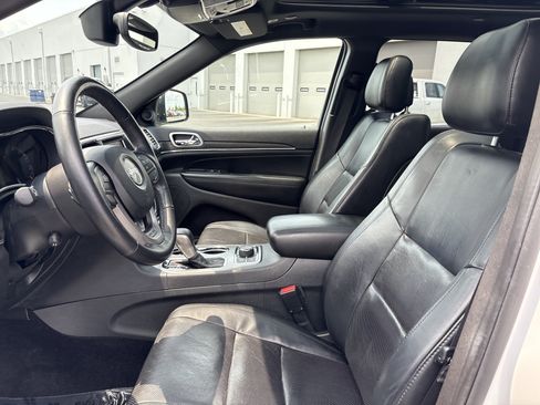 Used 2018 Jeep Grand Cherokee Limited w/ Luxury Group II AWD/4WD image 18
