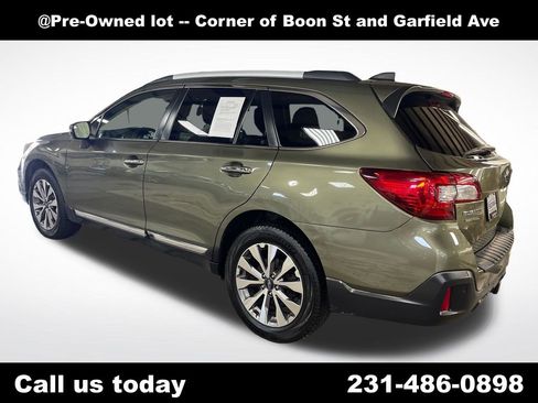 Used 2019 Subaru Outback 2.5i Touring AWD/4WD image 3