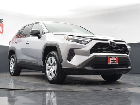 Used 2024 Toyota RAV4 LE image 28