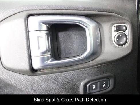 Used 2018 Jeep Wrangler Unlimited Rubicon image 17