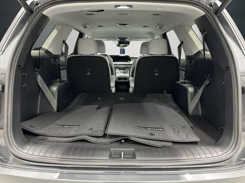 Certified 2024 Hyundai Palisade SEL FWD image 13